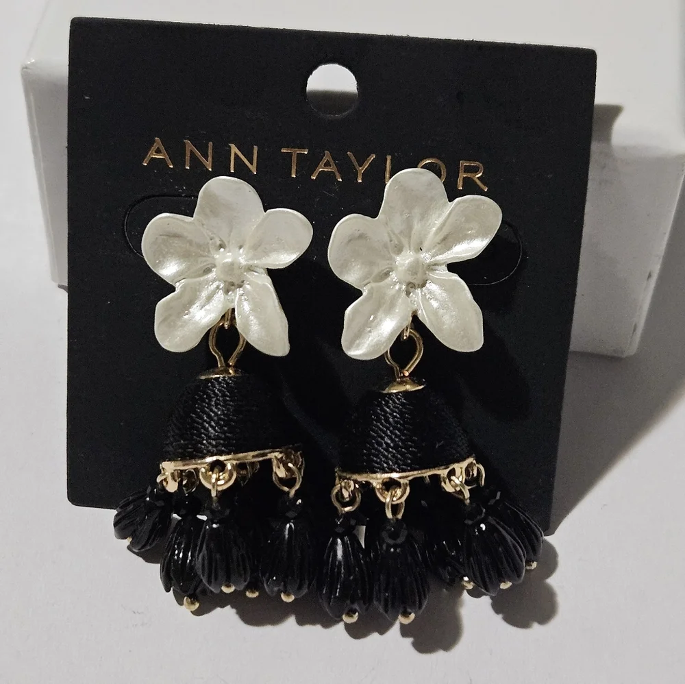 Ann Taylor Floral Drop Earrings - Picture 2 of 2
